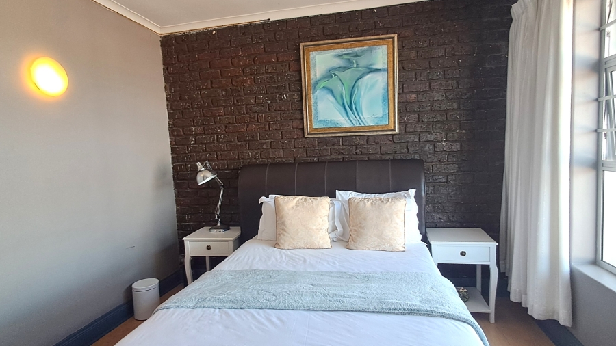 5 Bedroom Property for Sale in Beacon Bay Eastern Cape